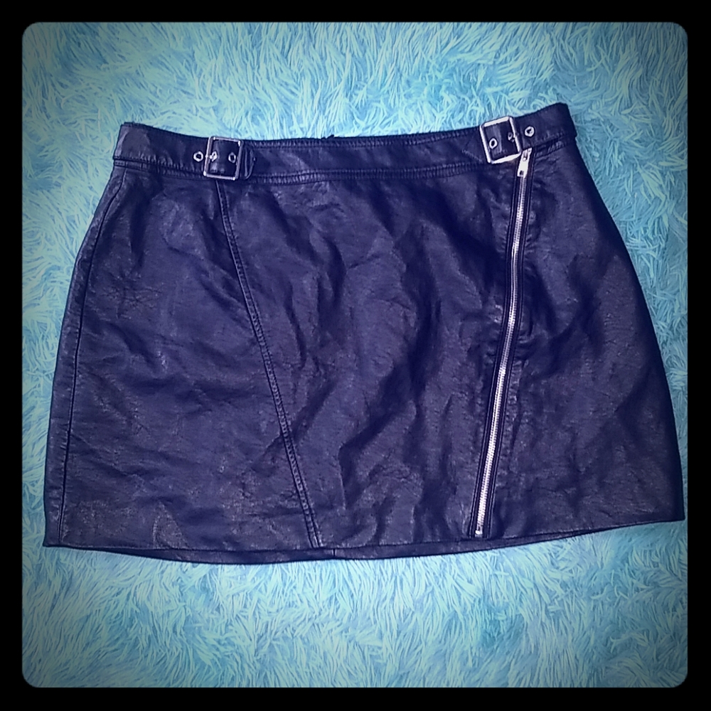Decree Viscose Skirt.